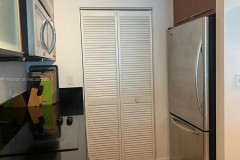 Condominio en venta en Miami, Florida, 1 dormitorio, 74.88 m2 № 1994007 - foto 6