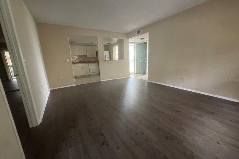 Condo in Ocala, Florida, 2 bedrooms  № 1909601 - photo 8