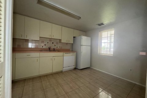 Condo in Ocala, Florida, 2 bedrooms  № 1909601 - photo 10