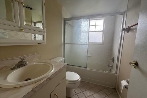 Condo in Ocala, Florida, 2 bedrooms  № 1909601 - photo 13