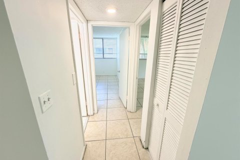 Copropriété à louer à West Palm Beach, Floride: 2 chambres, 78.97 m2 № 2375042 - photo 4