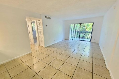 Copropriété à louer à West Palm Beach, Floride: 2 chambres, 78.97 m2 № 2375042 - photo 3