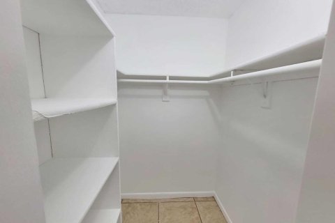 Copropriété à louer à West Palm Beach, Floride: 2 chambres, 78.97 m2 № 2375042 - photo 8