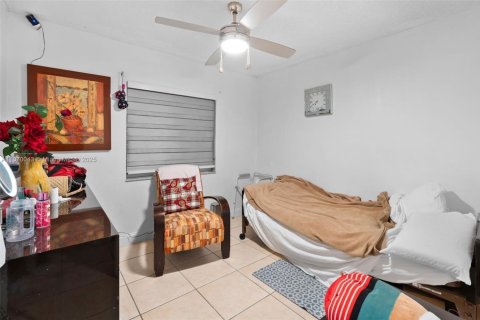 Casa en venta en Miami, Florida, 4 dormitorios, 144.09 m2 № 1897026 - foto 9