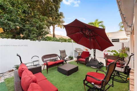 Casa en venta en Miami, Florida, 4 dormitorios, 144.09 m2 № 1897026 - foto 18