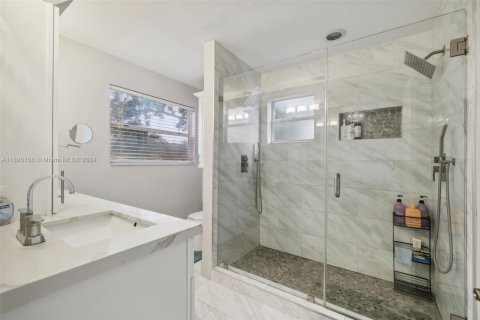 House in Miami, Florida 3 bedrooms, 186.64 sq.m. № 1447862 - photo 27