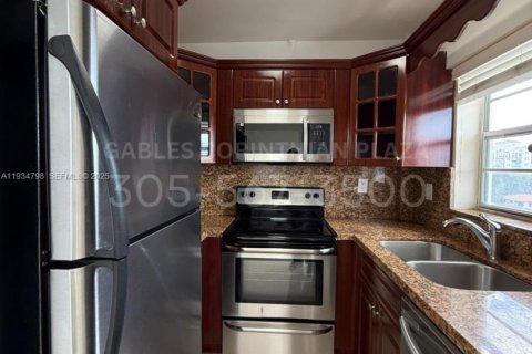 Appartement à louer à Coral Gables, Floride: 2 chambres, 92.9 m2 № 1993649 - photo 3