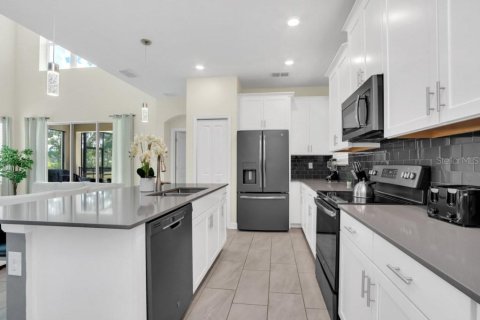 Villa ou maison à vendre à Kissimmee, Floride: 5 chambres, 314.75 m2 № 1589641 - photo 20