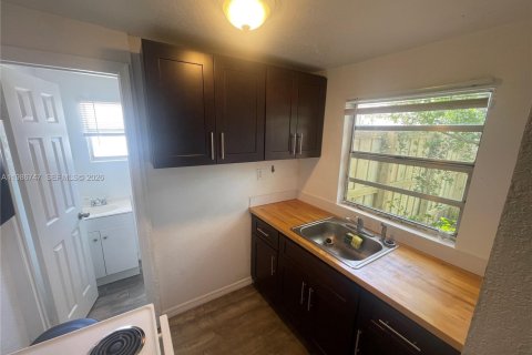 Apartment in Hollywood, Florida 1 bedroom, 55.74 sq.m. № 2053025 - photo 8