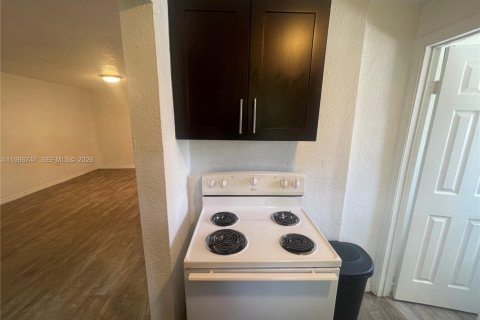 Apartment in Hollywood, Florida 1 bedroom, 55.74 sq.m. № 2053025 - photo 12