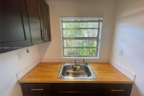 Apartment in Hollywood, Florida 1 bedroom, 55.74 sq.m. № 2053025 - photo 11