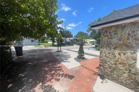 Apartment in Hollywood, Florida 1 bedroom, 55.74 sq.m. № 2053025 - photo 4