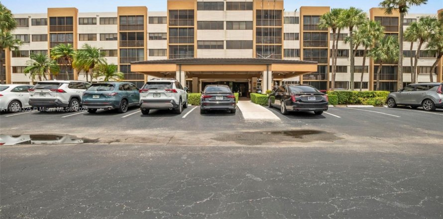 Condo in Doral, Florida, 2 bedrooms  № 1940854
