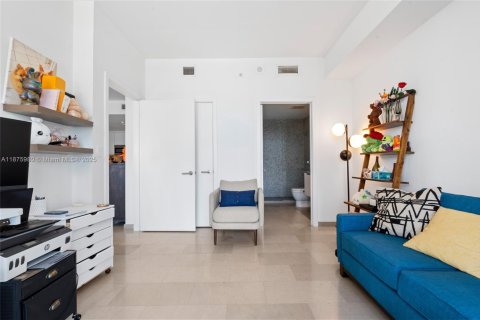 Condo in Miami, Florida, 2 bedrooms № 1926818 - photo 25
