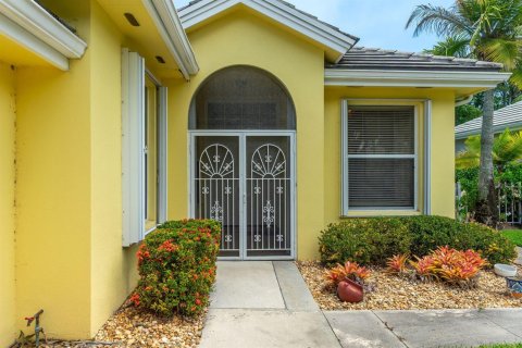 House in Hobe Sound, Florida 3 bedrooms, 187.38 sq.m. № 2083536 - photo 5