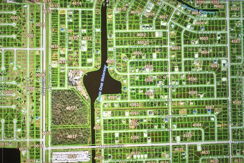 Land in Port Charlotte, Florida № 2165575 - photo 2