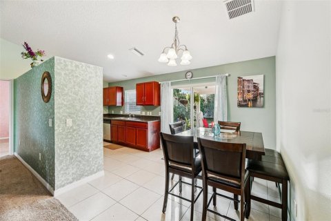Villa ou maison à vendre à Kissimmee, Floride: 4 chambres, 130.25 m2 № 2121368 - photo 12