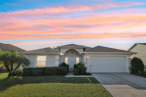 Casa en Kissimmee, Florida 4 dormitorios, 130.25 m2 № 2121368