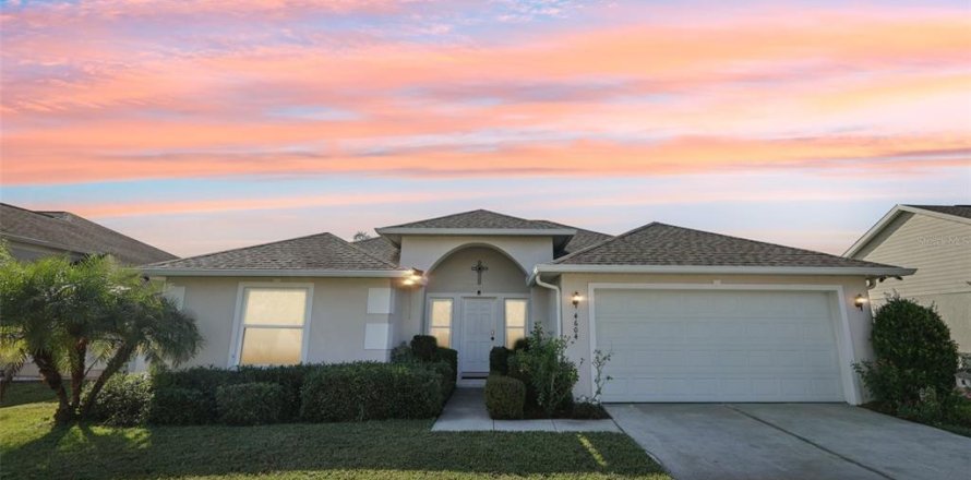 Villa ou maison à Kissimmee, Floride 4 chambres, 130.25 m2 № 2121368