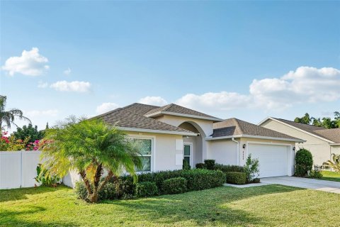 Villa ou maison à vendre à Kissimmee, Floride: 4 chambres, 130.25 m2 № 2121368 - photo 6