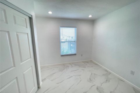 Villa ou maison à louer à Palm Harbor, Floride: 2 chambres, 92.9 m2 № 2419283 - photo 15