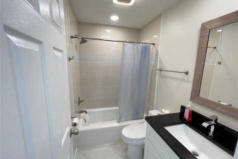 Villa ou maison à louer à Palm Harbor, Floride: 2 chambres, 92.9 m2 № 2419283 - photo 17