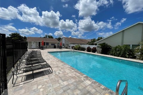 Villa ou maison à louer à Palm Harbor, Floride: 2 chambres, 92.9 m2 № 2419283 - photo 21
