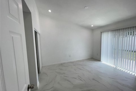 Villa ou maison à louer à Palm Harbor, Floride: 2 chambres, 92.9 m2 № 2419283 - photo 10