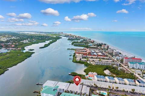Condo in Indian Shores, Florida, 2 bedrooms  № 1914658 - photo 26