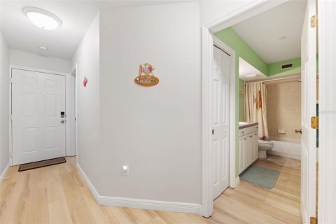Condo in Indian Shores, Florida, 2 bedrooms  № 1914658 - photo 5