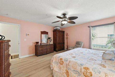 Condo in Indian Shores, Florida, 2 bedrooms  № 1914658 - photo 18