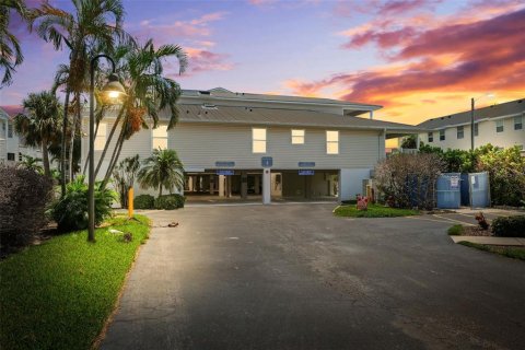 Condo in Indian Shores, Florida, 2 bedrooms  № 1914658 - photo 3