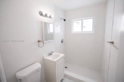 Apartment in Miami, Florida 1 bedroom № 2394551 - photo 4