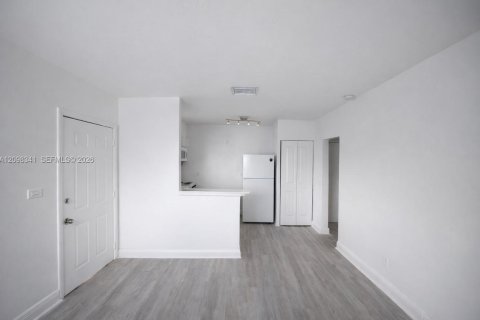 Apartment in Miami, Florida 1 bedroom № 2394551 - photo 2