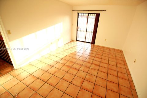 Townhouse in Miami, Florida 2 bedrooms, 152.36 sq.m. № 2052677 - photo 10