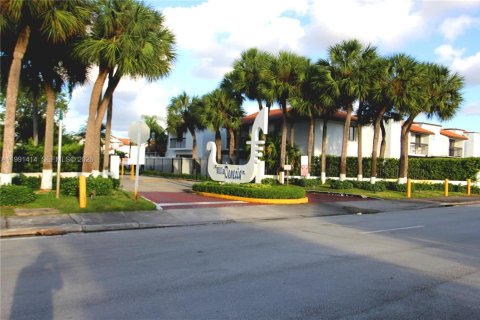 Townhouse in Miami, Florida 2 bedrooms, 152.36 sq.m. № 2052677 - photo 6