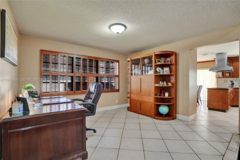 Villa ou maison à vendre à Coral Springs, Floride: 4 chambres, 259.01 m2 № 2024397 - photo 13