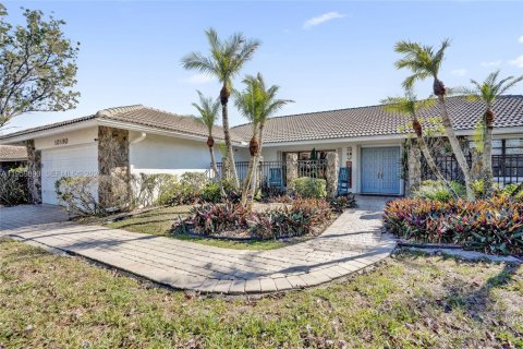 Villa ou maison à vendre à Coral Springs, Floride: 4 chambres, 259.01 m2 № 2024397 - photo 4