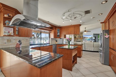 Villa ou maison à vendre à Coral Springs, Floride: 4 chambres, 259.01 m2 № 2024397 - photo 25