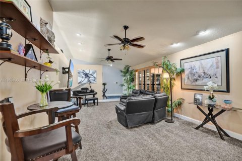 Villa ou maison à vendre à Coral Springs, Floride: 4 chambres, 259.01 m2 № 2024397 - photo 9