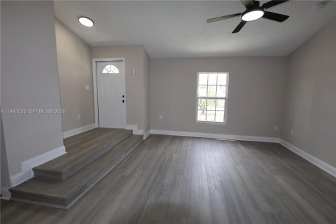 Casa en venta en Miami, Florida, 3 dormitorios, 164.16 m2 № 2057337 - foto 7