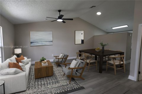 Casa en venta en Miami, Florida, 3 dormitorios, 164.16 m2 № 2057337 - foto 2