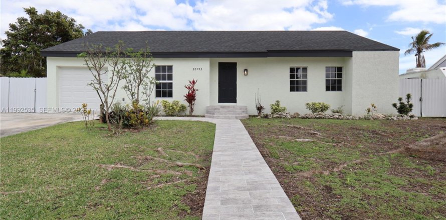 Casa en Miami, Florida 3 dormitorios, 164.16 m2 № 2057337