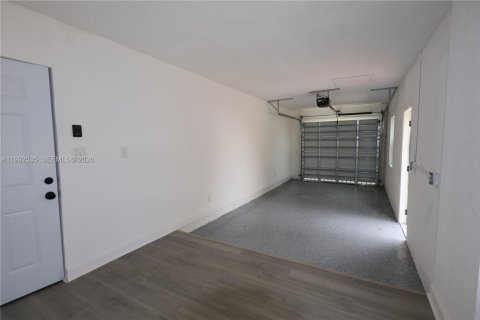 Casa en venta en Miami, Florida, 3 dormitorios, 164.16 m2 № 2057337 - foto 10