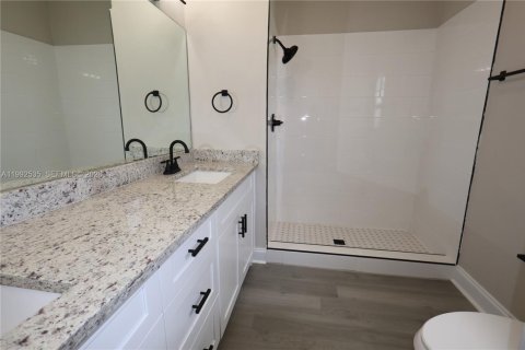 Casa en venta en Miami, Florida, 3 dormitorios, 164.16 m2 № 2057337 - foto 22