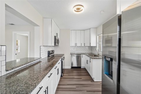 Casa en venta en Tampa, Florida, 1 dormitorio, 70.05 m2 № 2226462 - foto 17