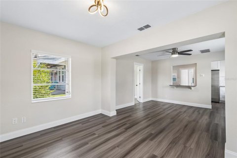Casa en venta en Tampa, Florida, 1 dormitorio, 70.05 m2 № 2226462 - foto 8
