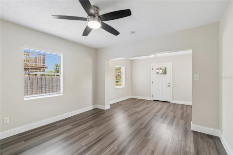 Casa en venta en Tampa, Florida, 1 dormitorio, 70.05 m2 № 2226462 - foto 13