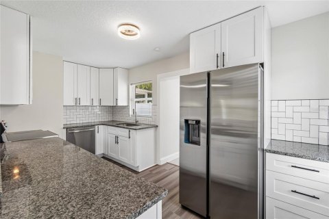 Casa en venta en Tampa, Florida, 1 dormitorio, 70.05 m2 № 2226462 - foto 16