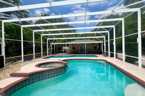Commercial property in Orange City, Florida 34.84 sq.m. № 1649446 - photo 12